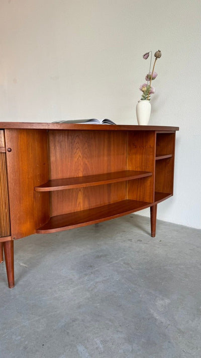 
                  
                    Vintage bureau met bar teak Kai Kristiansen - LOUI.STORE
                  
                