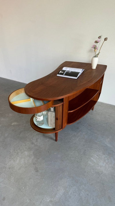 
                  
                    Vintage bureau met bar teak Kai Kristiansen - LOUI.STORE
                  
                