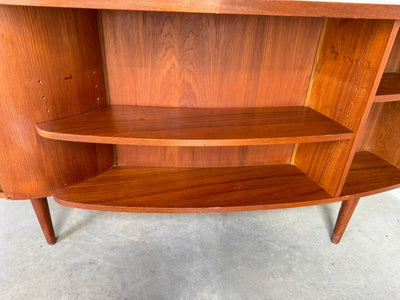 
                  
                    Vintage bureau met bar teak Kai Kristiansen - LOUI.STORE
                  
                