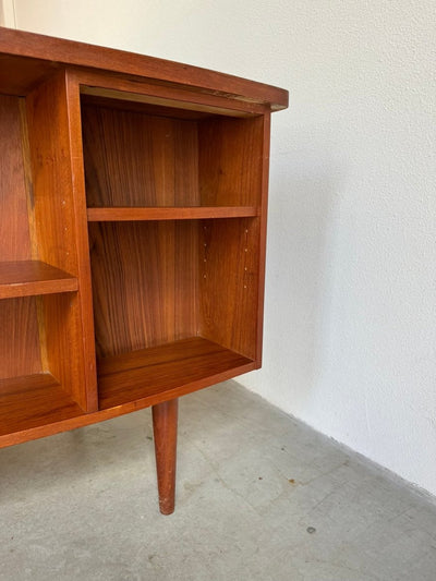
                  
                    Vintage bureau met bar teak Kai Kristiansen - LOUI.STORE
                  
                