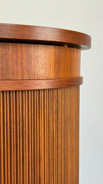 
                  
                    Vintage bureau met bar teak Kai Kristiansen - LOUI.STORE
                  
                