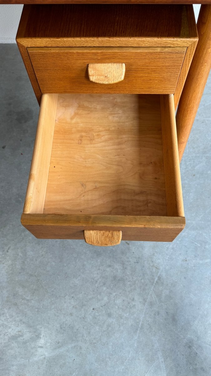 
                  
                    Vintage bureau tafel Poul volther - LOUI.STORE
                  
                