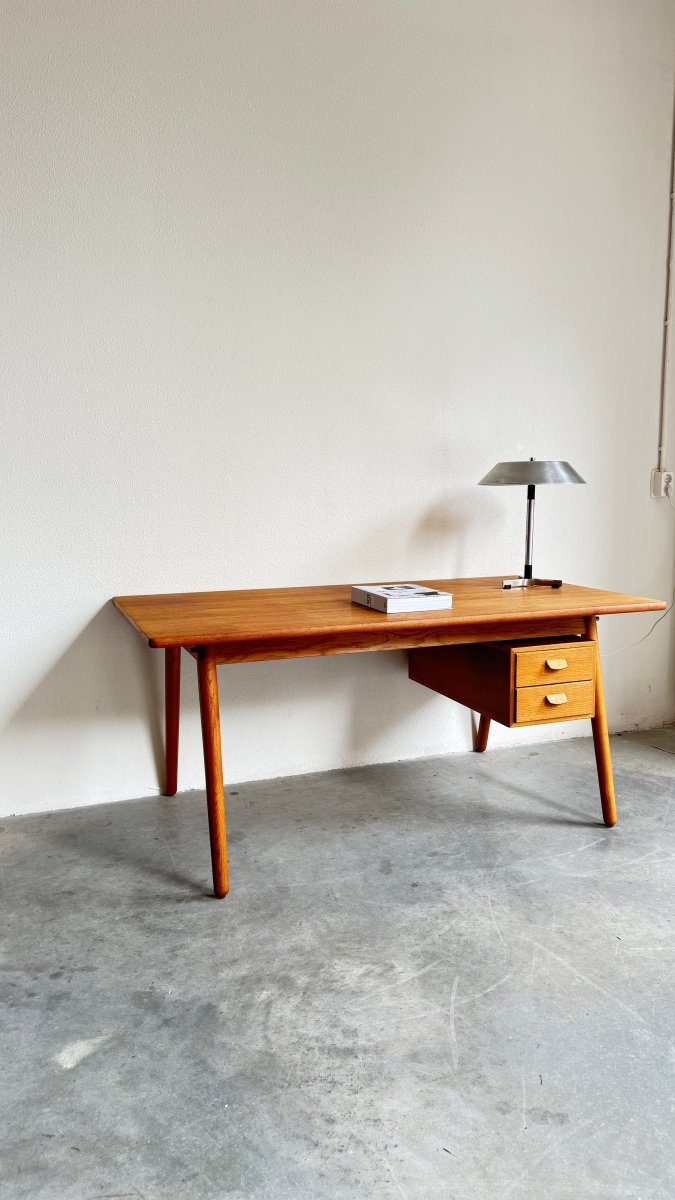 
                  
                    Vintage bureau tafel Poul volther - LOUI.STORE
                  
                