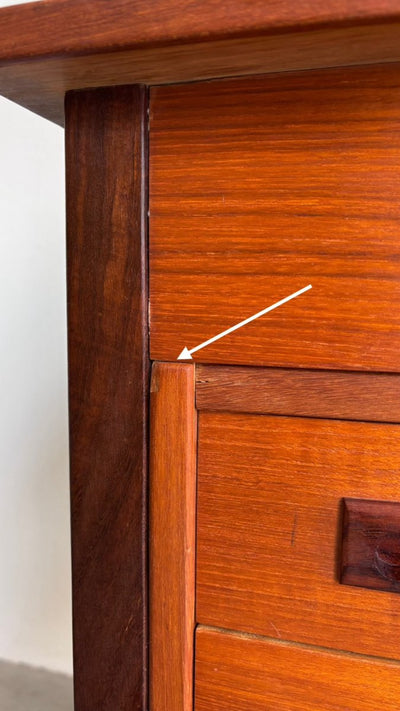 
                  
                    Vintage bureau teak rechte greep - LOUI.STORE
                  
                