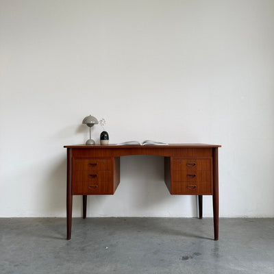 Vintage bureau teak ronde hoek - LOUI