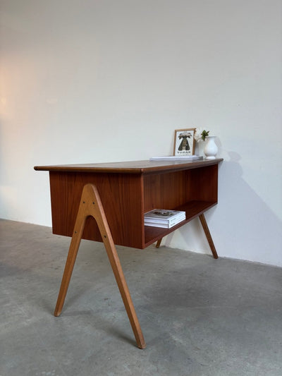 Vintage bureau V - frame - LOUI.STORE