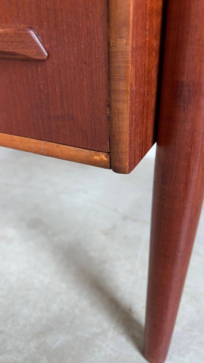 
                  
                    Vintage bureau zwevend blad - LOUI.STORE
                  
                