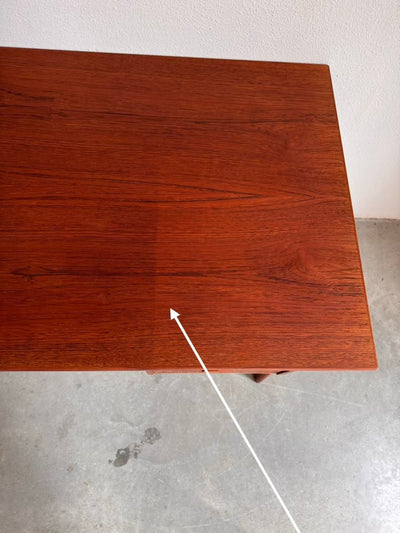 
                  
                    Vintage bureau zwevend blad teak - LOUI.STORE
                  
                