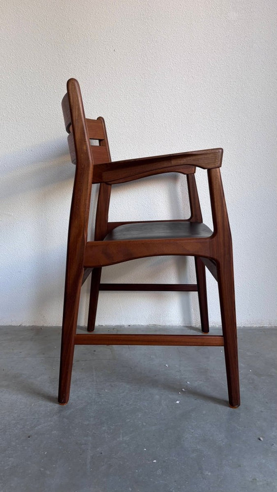 
                  
                    Vintage bureaustoel teak & skai - LOUI.STORE
                  
                