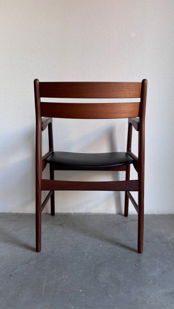 
                  
                    Vintage bureaustoel teak & skai - LOUI.STORE
                  
                