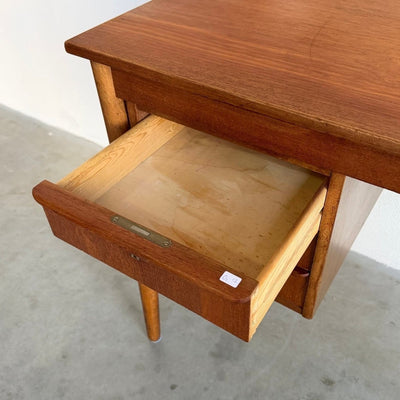 
                  
                    Vintage bureautje 3 lades teak - LOUI
                  
                