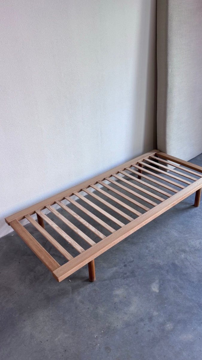 
                  
                    Vintage daybed Børge Mogensen model 190 - LOUI.STORE
                  
                