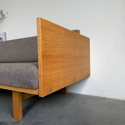 
                  
                    Vintage daybed Hans Wegner GE-258 in eiken - LOUI
                  
                