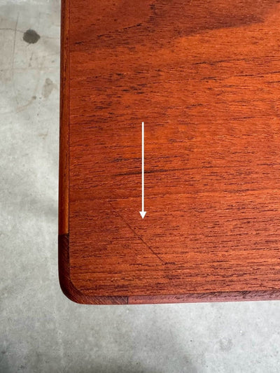 
                  
                    Vintage Deens bijzettafeltje teak - LOUI.STORE
                  
                