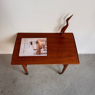 
                  
                    Vintage Deens bijzettafeltje/naaitafeltje met mand - LOUI.STORE
                  
                