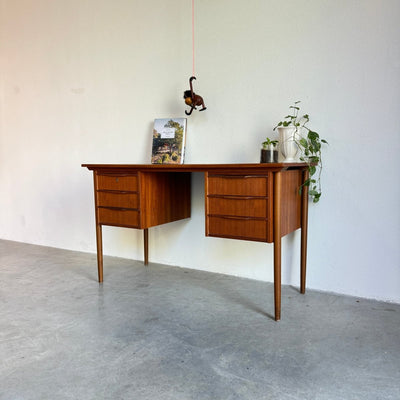 Vintage Deens bureau teak 6 lades - LOUI.STORE
