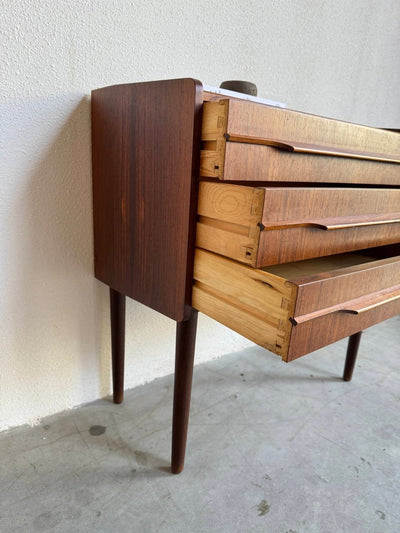 
                  
                    Vintage Deens ladekastje 3* palissander - LOUI.STORE
                  
                