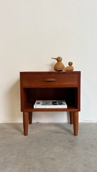 
                  
                    Vintage Deens nachtkastje teak - LOUI.STORE
                  
                