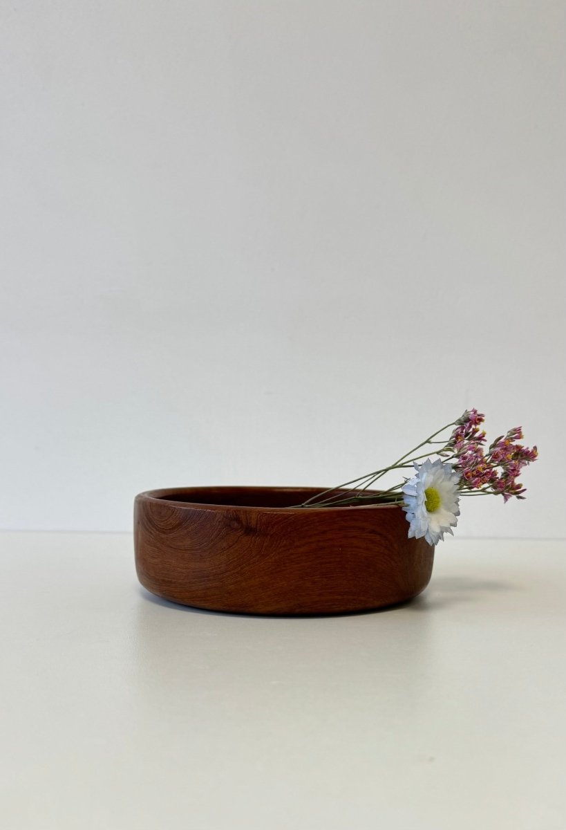 
                  
                    Vintage Deens schaaltje teak - LOUI.STORE
                  
                