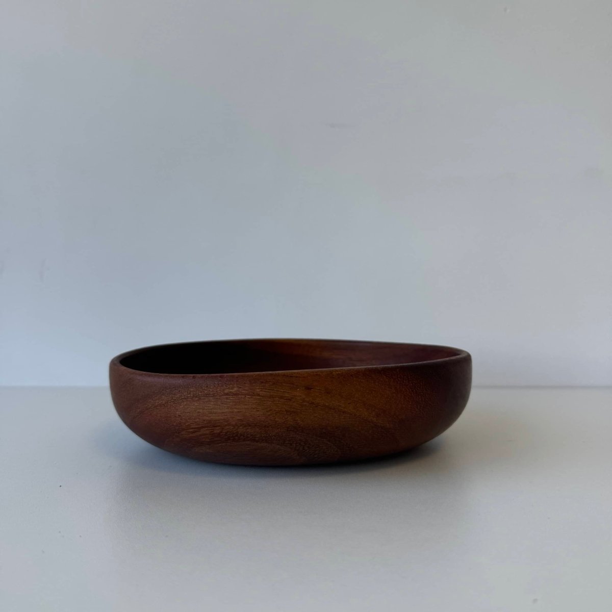 
                  
                    Vintage Deens schaaltje teak - LOUI.STORE
                  
                