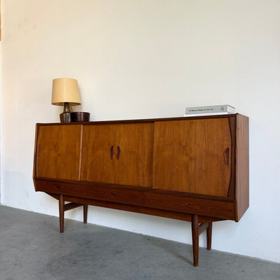 
                  
                    Vintage Deens teak highboard met bar gedeelte - LOUI
                  
                