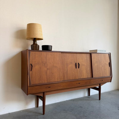 
                  
                    Vintage Deens teak highboard met bar gedeelte - LOUI
                  
                