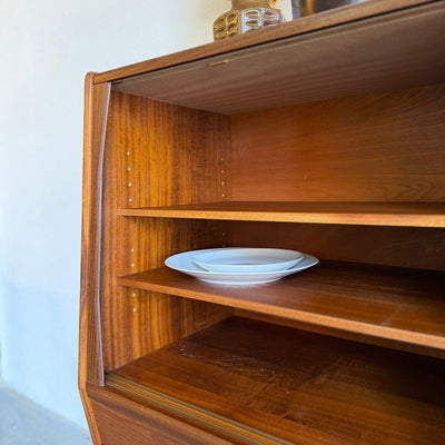 
                  
                    Vintage Deens teak highboard met bar gedeelte - LOUI
                  
                