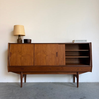 
                  
                    Vintage Deens teak highboard met bar gedeelte - LOUI
                  
                