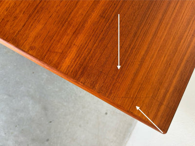 
                  
                    Vintage Deense bijzettafel teak - LOUI.STORE
                  
                