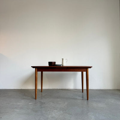 
                  
                    Vintage Deense eettafel teak uitschuifbaar - LOUI.STORE
                  
                