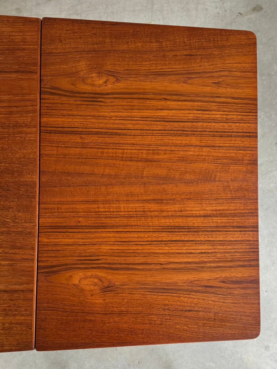 
                  
                    Vintage Deense eettafel teak uitschuifbaar - LOUI.STORE
                  
                