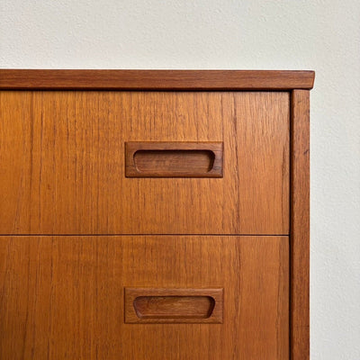 
                  
                    Vintage Deense ladekast 6* teak - LOUI.STORE
                  
                