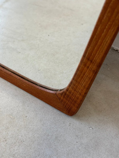 
                  
                    Vintage Deense spiegel teak taps - LOUI.STORE
                  
                