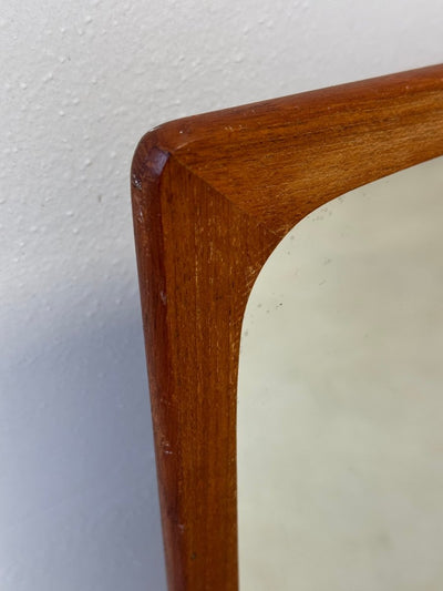 
                  
                    Vintage Deense spiegel teak taps - LOUI.STORE
                  
                