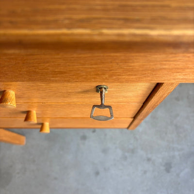 
                  
                    Vintage Domino bureau eiken - LOUI.STORE
                  
                