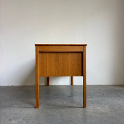 
                  
                    Vintage Domino bureau eiken - LOUI.STORE
                  
                