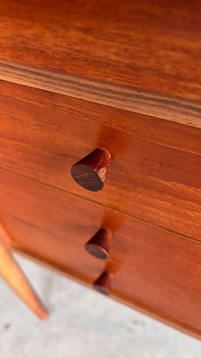 
                  
                    Vintage Domino bureau teak - LOUI.STORE
                  
                