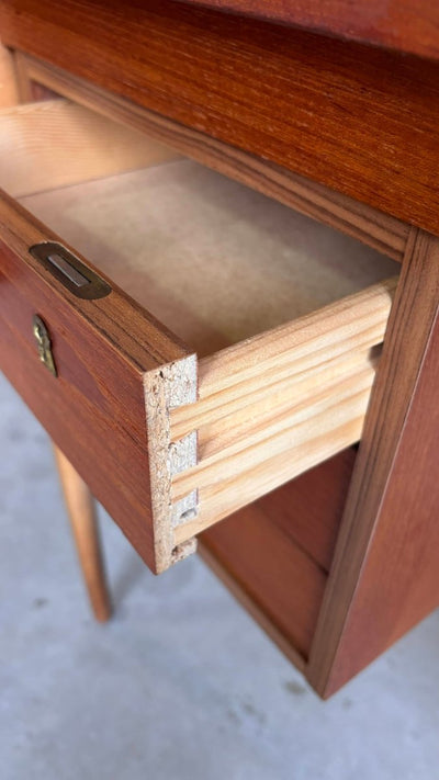
                  
                    Vintage Domino bureau teak - LOUI.STORE
                  
                