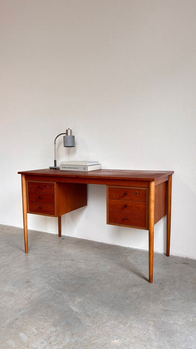 
                  
                    Vintage Domino bureau teak - LOUI.STORE
                  
                
