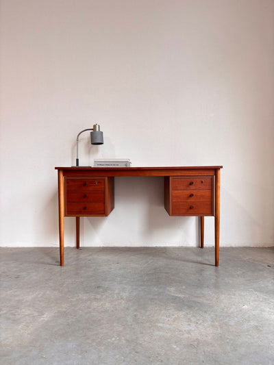
                  
                    Vintage Domino bureau teak - LOUI.STORE
                  
                