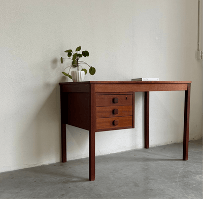 
                  
                    Vintage Domino bureautje teak - LOUI.STORE
                  
                