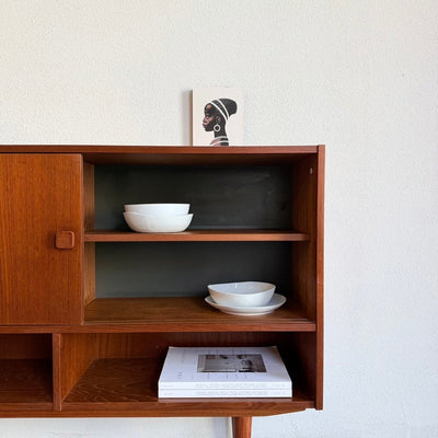 
                  
                    Vintage Domino sideboard teak - schuifdeuren & open vak - LOUI
                  
                