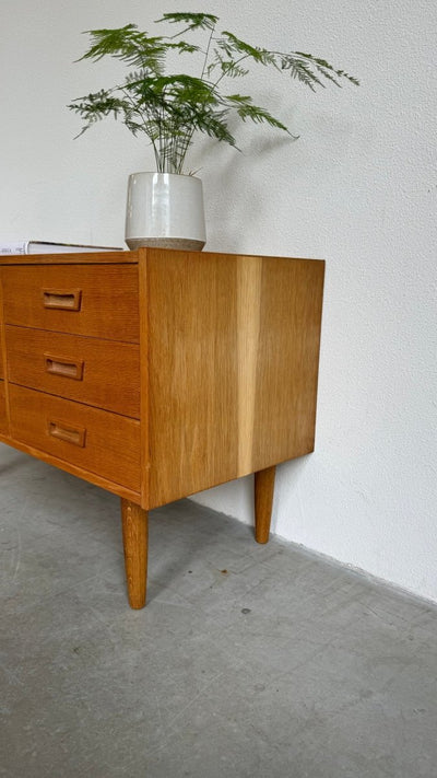 
                  
                    Vintage dubbele ladekast Atom - LOUI.STORE
                  
                