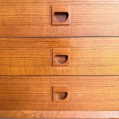 
                  
                    Vintage dubbele ladekast Brouer teak - LOUI
                  
                