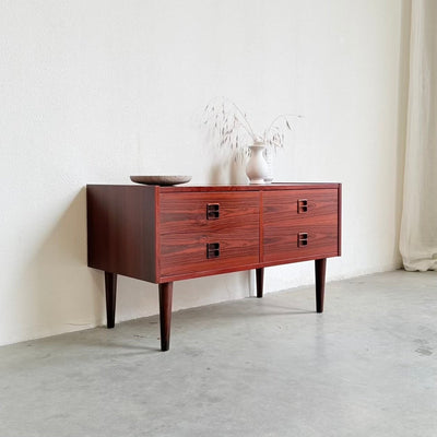 
                  
                    Vintage dubbele ladekast laag palissander 4* - LOUI
                  
                