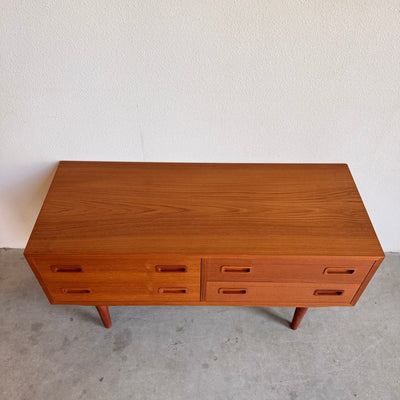 
                  
                    Vintage dubbele ladekast teak Hundevad 4* - LOUI.STORE
                  
                