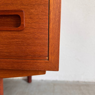 
                  
                    Vintage dubbele ladekast teak Hundevad 4* - LOUI.STORE
                  
                