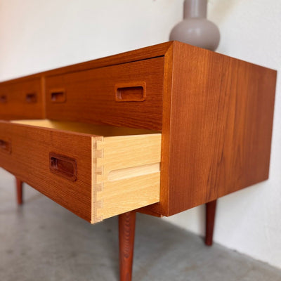 
                  
                    Vintage dubbele ladekast teak Hundevad 4* - LOUI.STORE
                  
                