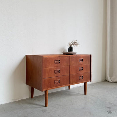 
                  
                    Vintage dubbele ladekast teak - LOUI
                  
                