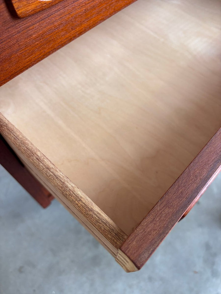 
                  
                    Vintage dubbele ladekast teak - LOUI.STORE
                  
                